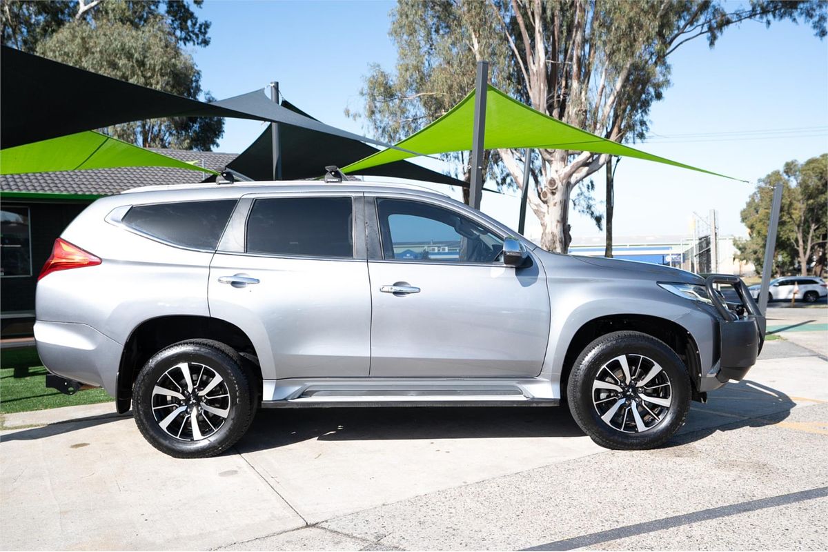 2016 Mitsubishi PAJERO SPORT GLS QE