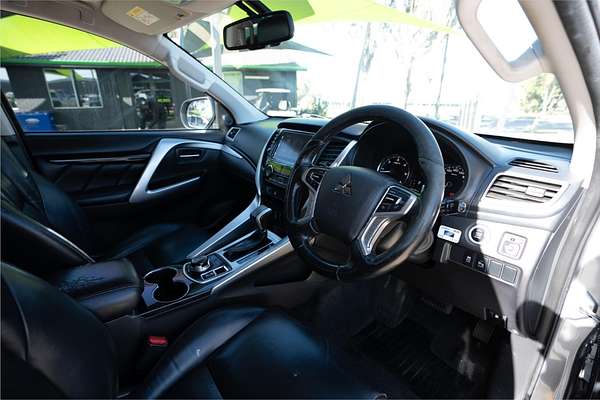 2016 Mitsubishi PAJERO SPORT GLS QE