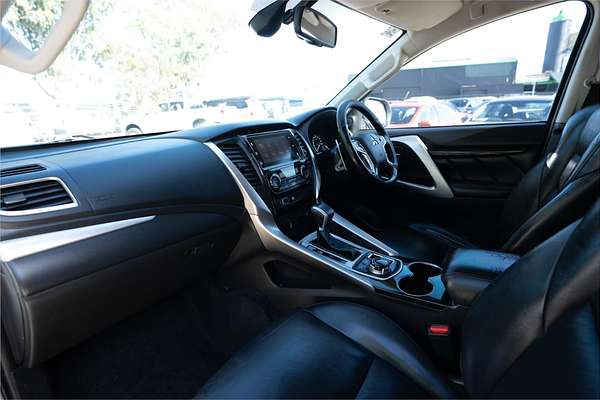 2016 Mitsubishi PAJERO SPORT GLS QE