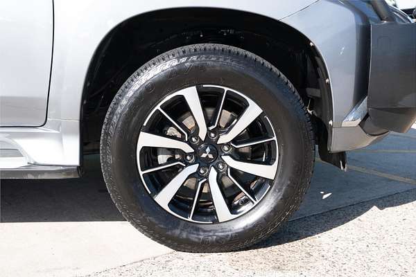 2016 Mitsubishi PAJERO SPORT GLS QE