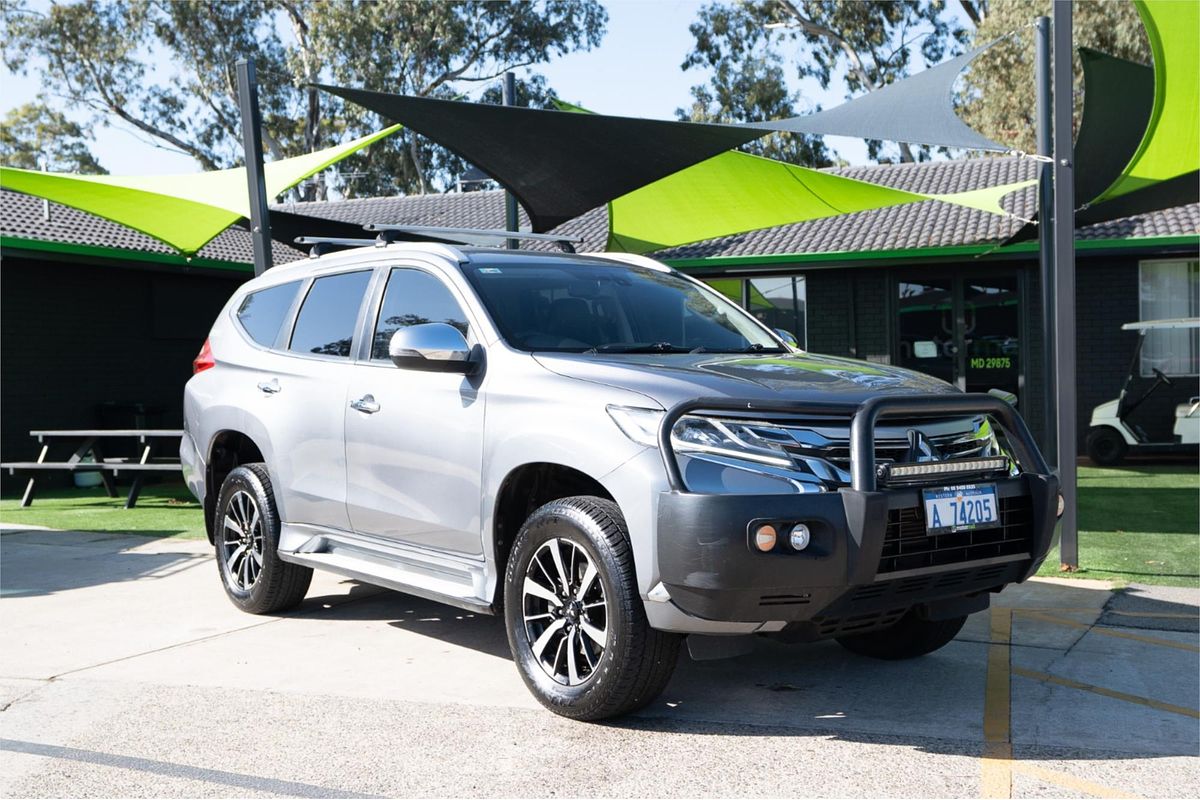 2016 Mitsubishi PAJERO SPORT GLS QE