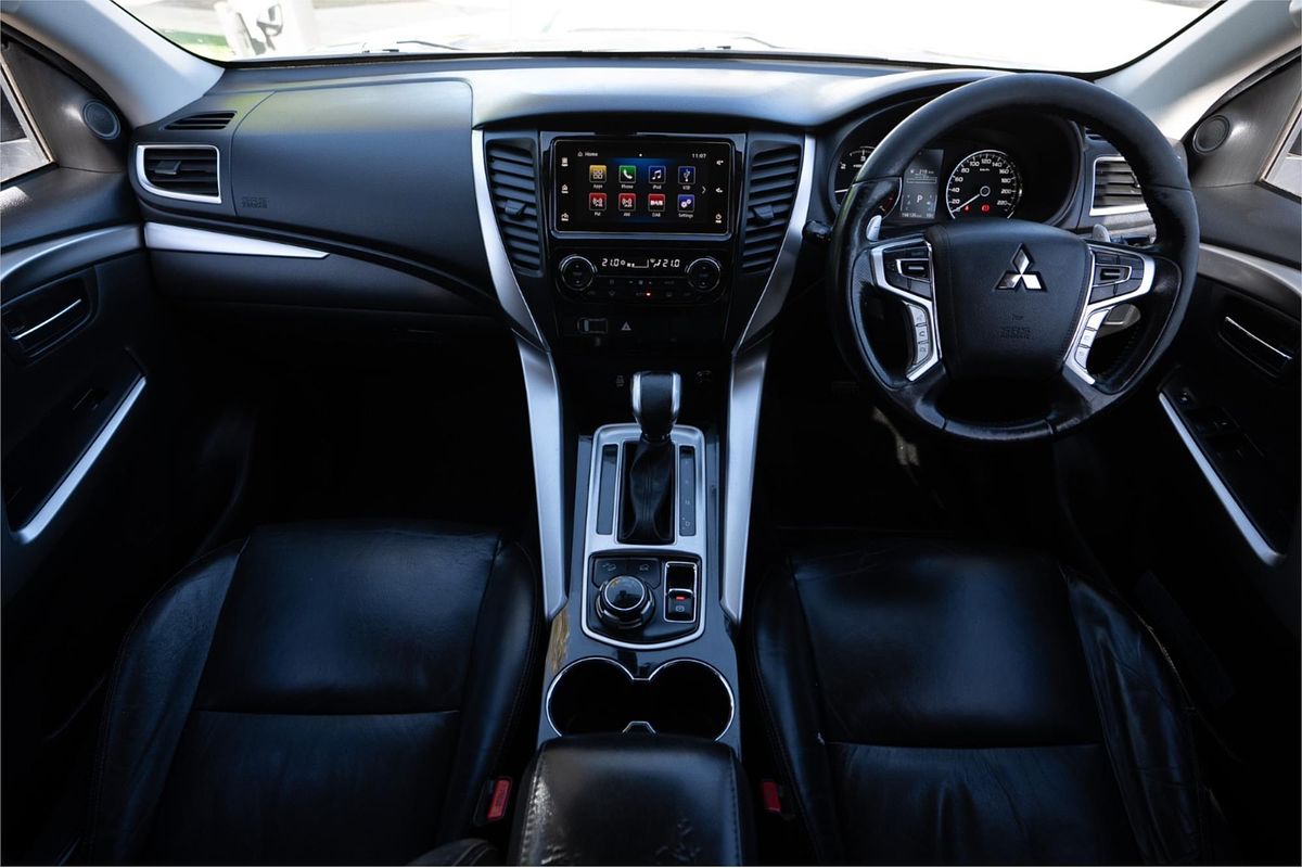 2016 Mitsubishi PAJERO SPORT GLS QE
