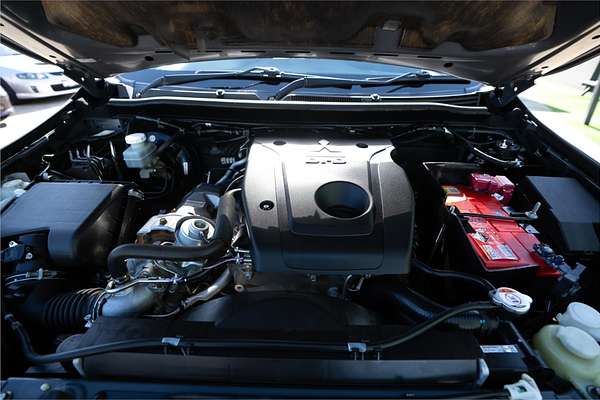 2016 Mitsubishi PAJERO SPORT GLS QE