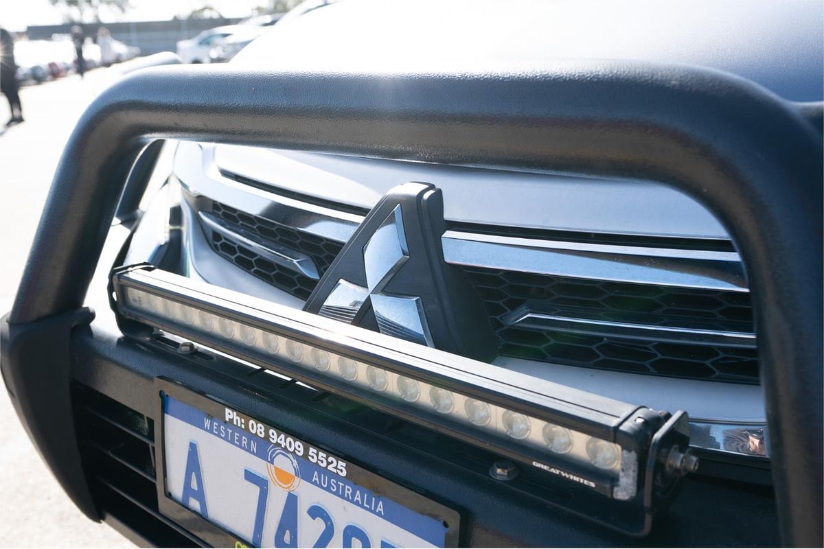 2016 Mitsubishi PAJERO SPORT GLS QE