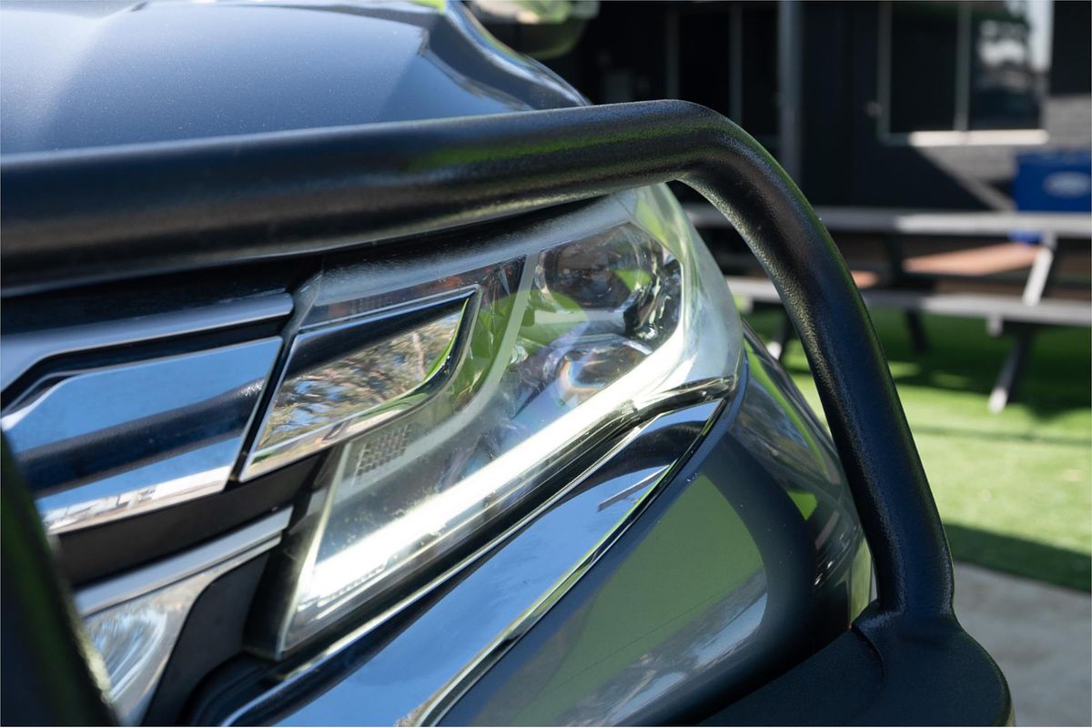 2016 Mitsubishi PAJERO SPORT GLS QE