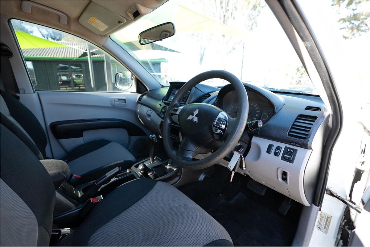 2012 Mitsubishi Triton GLX MN 4X4
