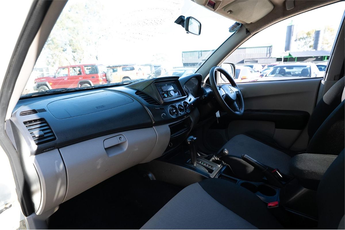 2012 Mitsubishi Triton GLX MN 4X4