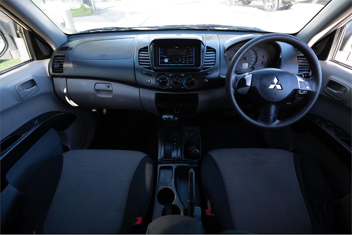 2012 Mitsubishi Triton GLX MN 4X4