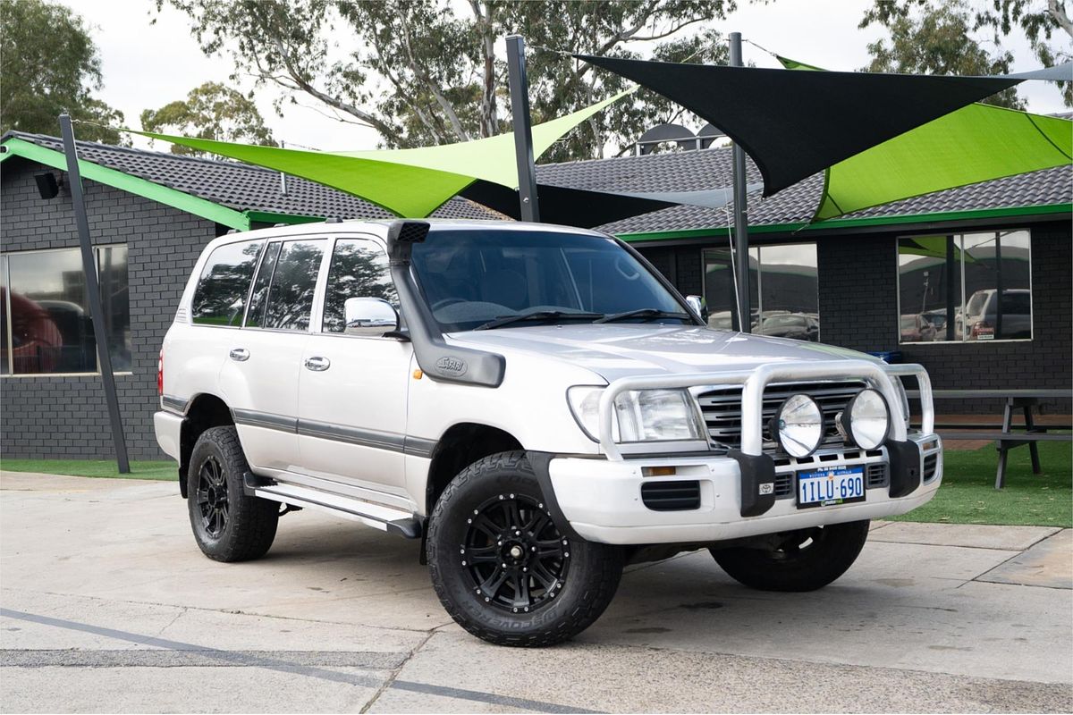2003 Toyota Landcruiser GXL UZJ100R
