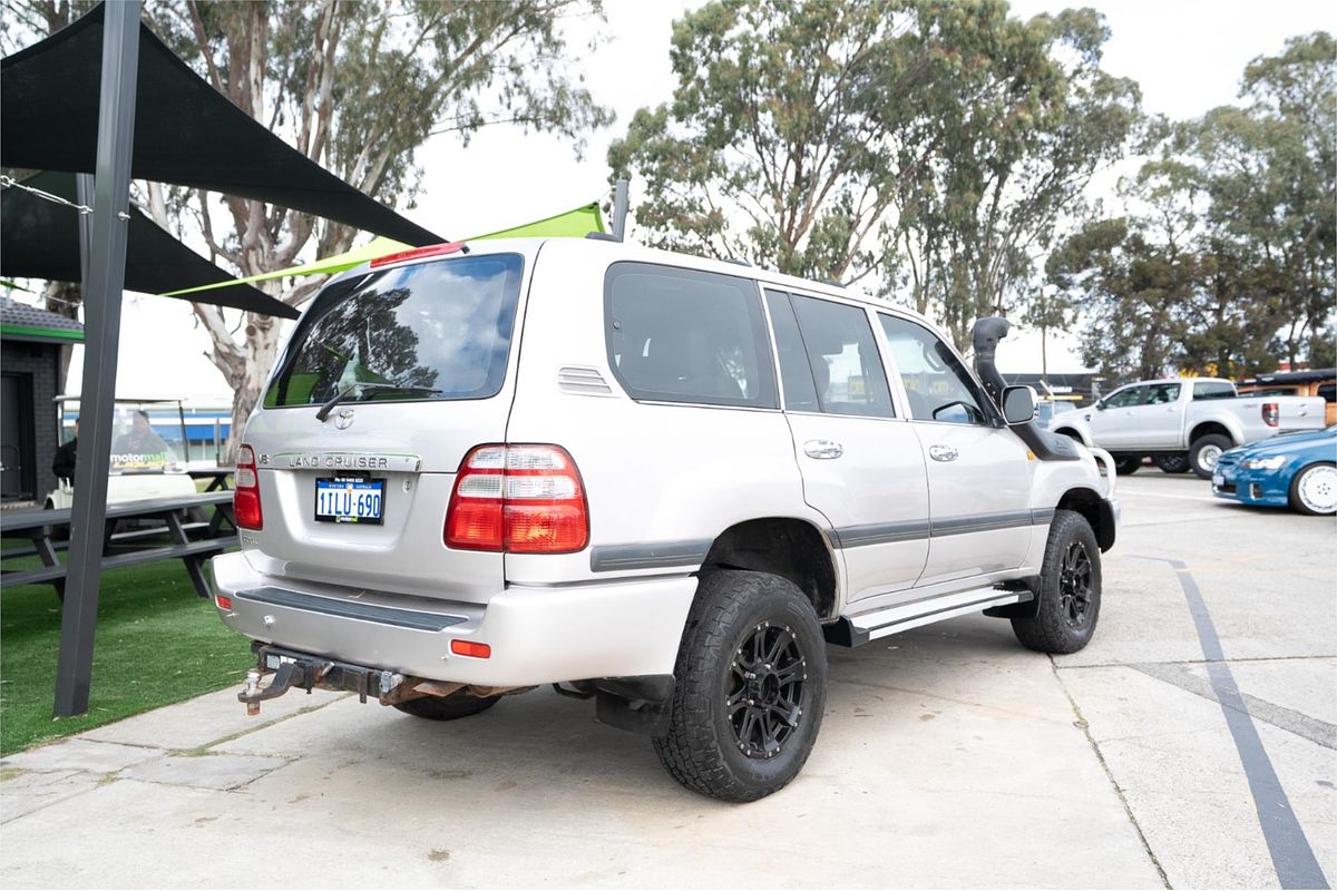 2003 Toyota Landcruiser GXL UZJ100R