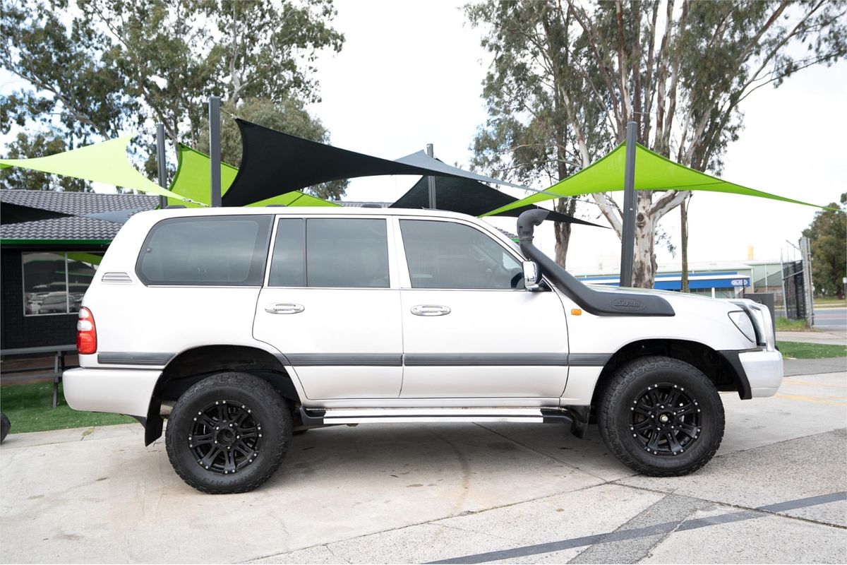 2003 Toyota Landcruiser GXL UZJ100R