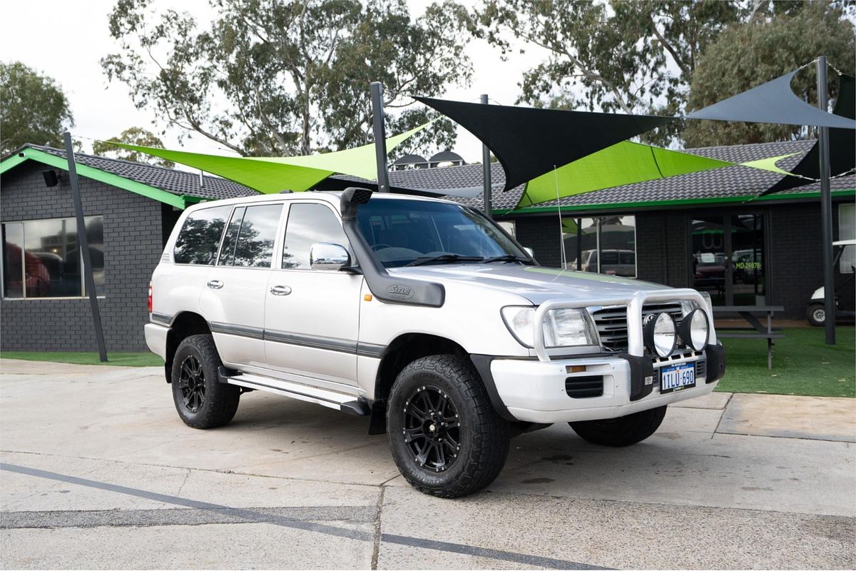 2003 Toyota Landcruiser GXL UZJ100R