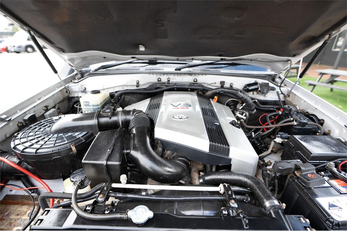 2003 Toyota Landcruiser GXL UZJ100R