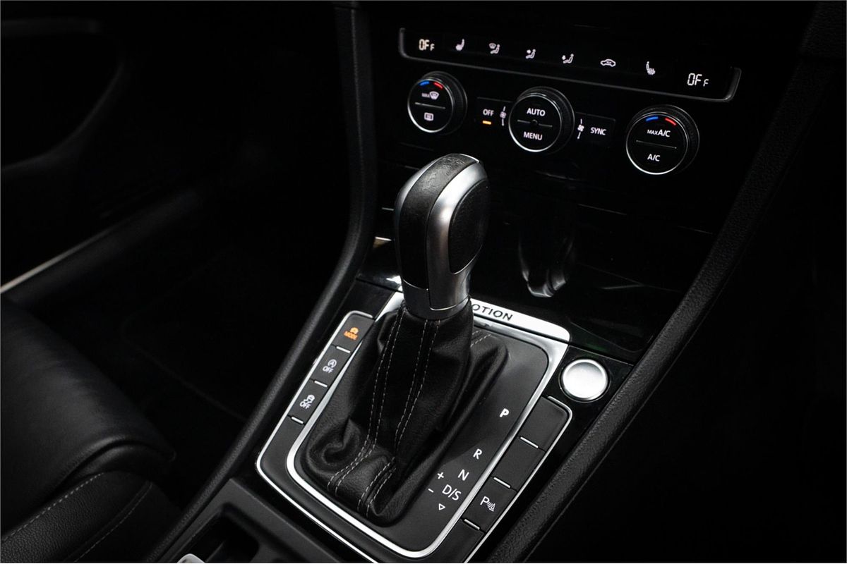 2016 Volkswagen Golf R 7