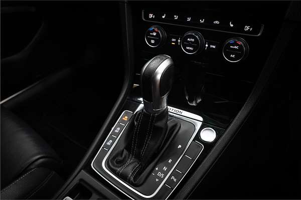 2016 Volkswagen Golf R 7