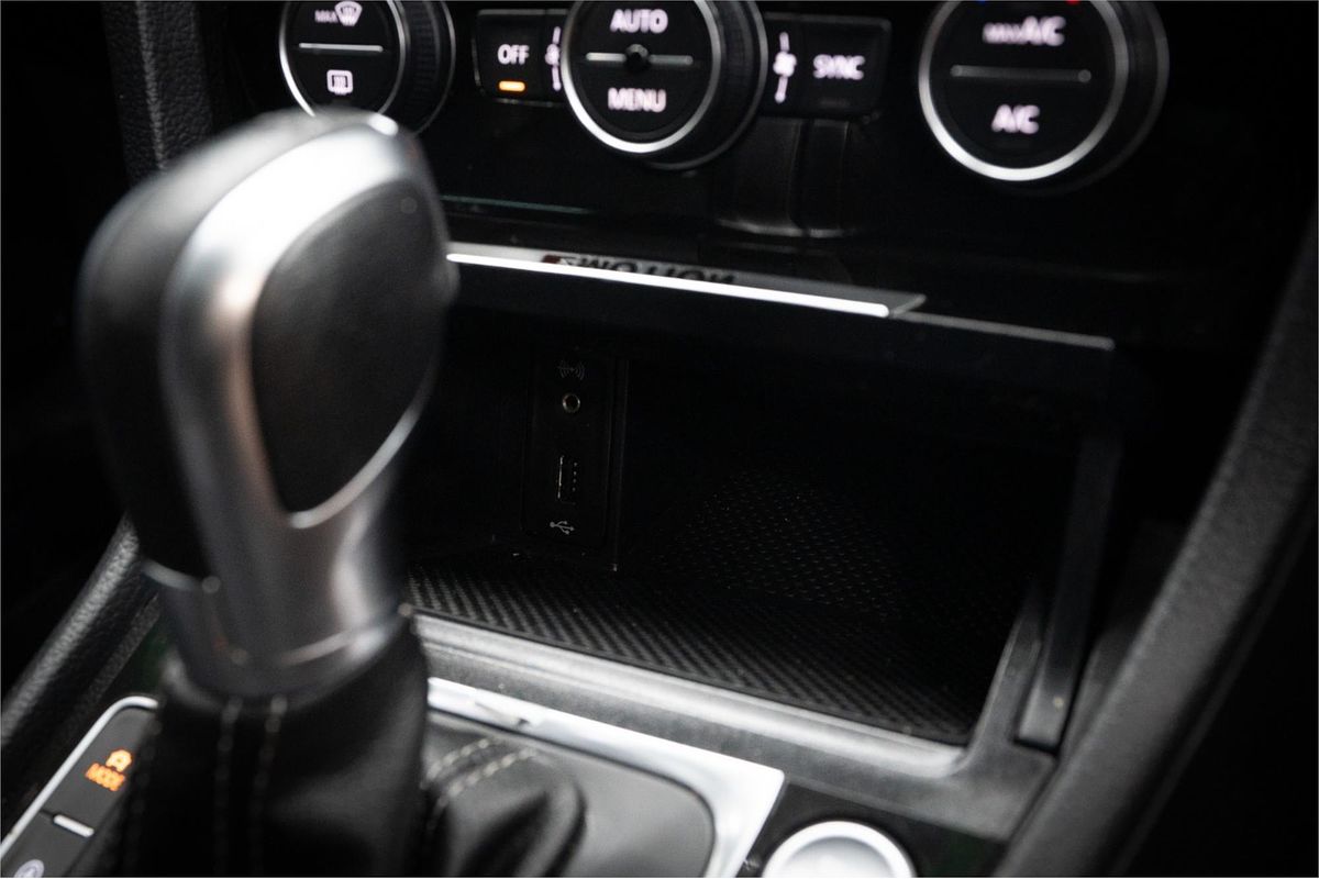 2016 Volkswagen Golf R 7