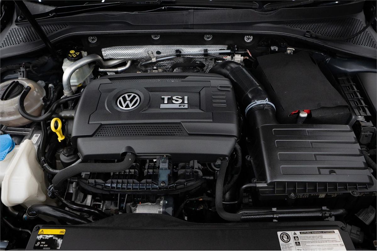 2016 Volkswagen Golf R 7