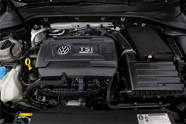 2016 Volkswagen Golf R 7