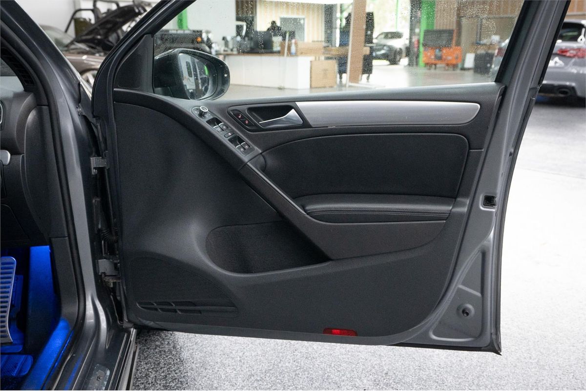 2011 Volkswagen Golf R VI