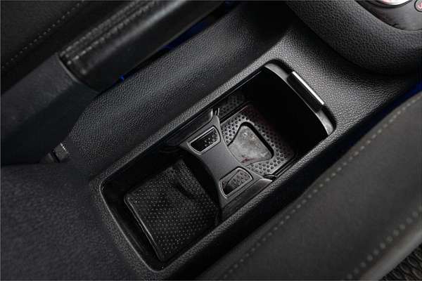 2011 Volkswagen Golf R VI