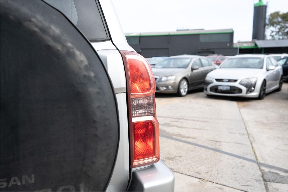 2014 Nissan Patrol ST Y61
