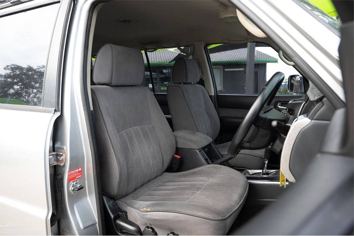 2014 Nissan Patrol ST Y61