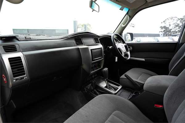 2014 Nissan Patrol ST Y61