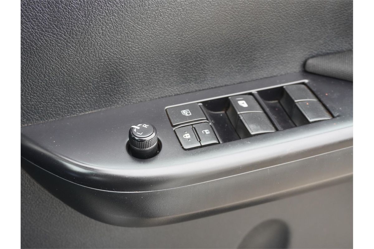 2020 Toyota Hilux SR GUN126R 4X4