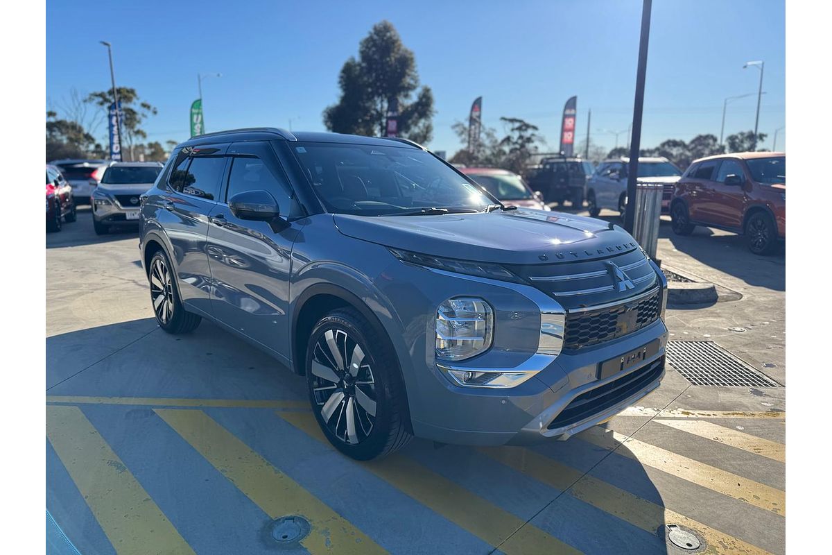 2025 Mitsubishi Outlander Exceed Tourer ZM