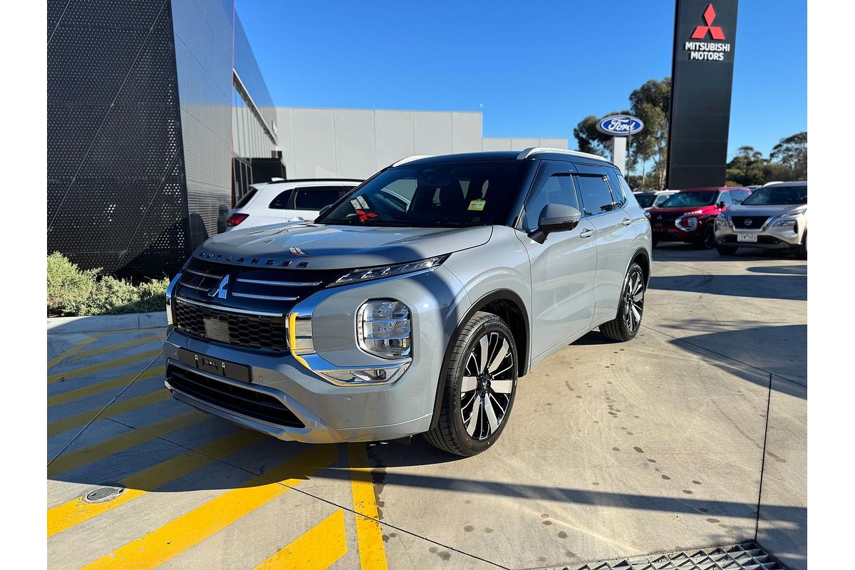 2025 Mitsubishi Outlander Exceed Tourer ZM