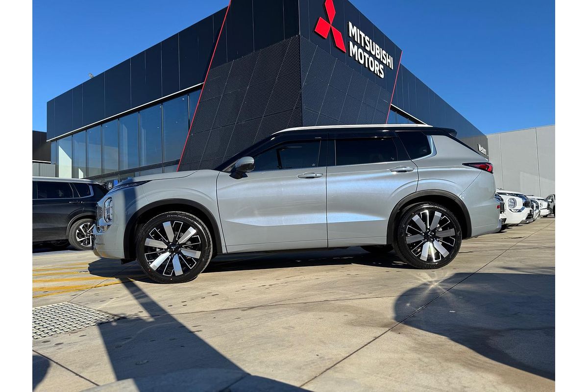 2025 Mitsubishi Outlander Exceed Tourer ZM