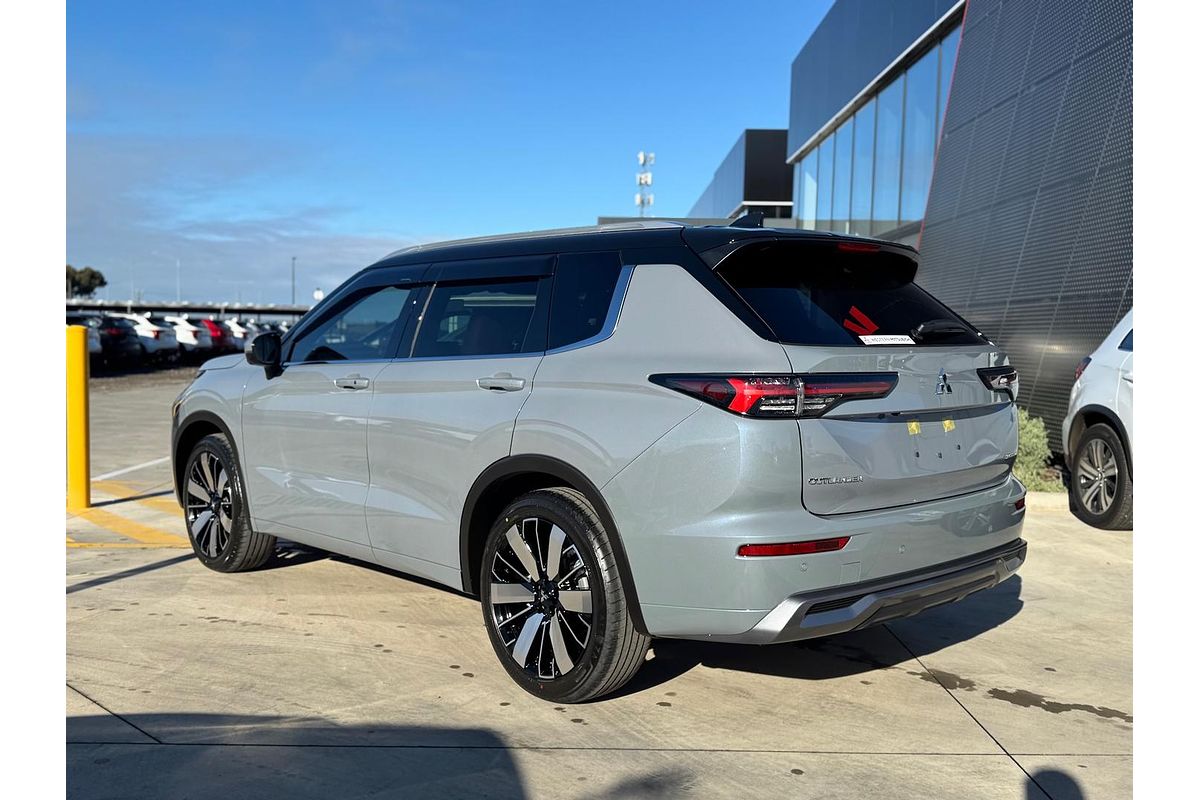 2025 Mitsubishi Outlander Exceed Tourer ZM