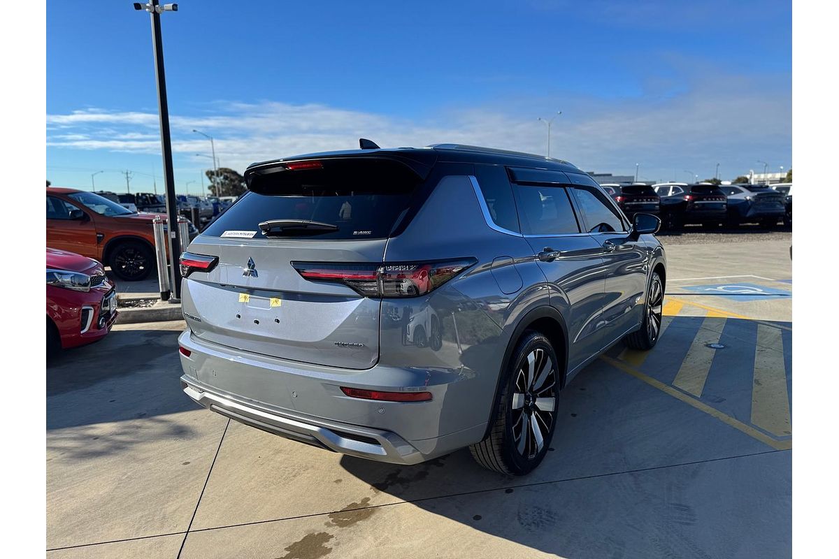 2025 Mitsubishi Outlander Exceed Tourer ZM