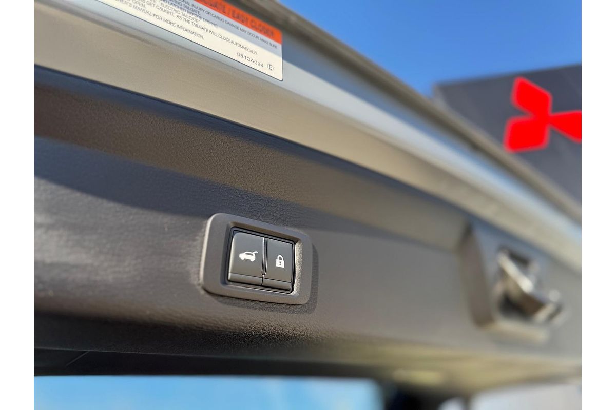 2025 Mitsubishi Outlander Exceed Tourer ZM