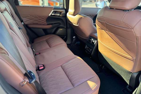 2025 Mitsubishi Outlander Exceed Tourer ZM