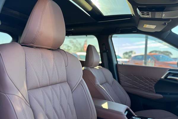 2025 Mitsubishi Outlander Exceed Tourer ZM