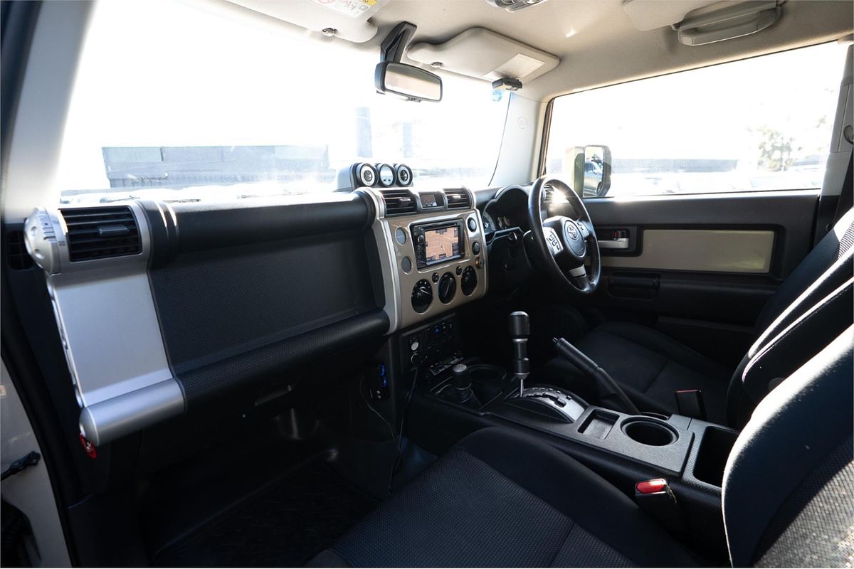 2013 Toyota FJ Cruiser GSJ15R