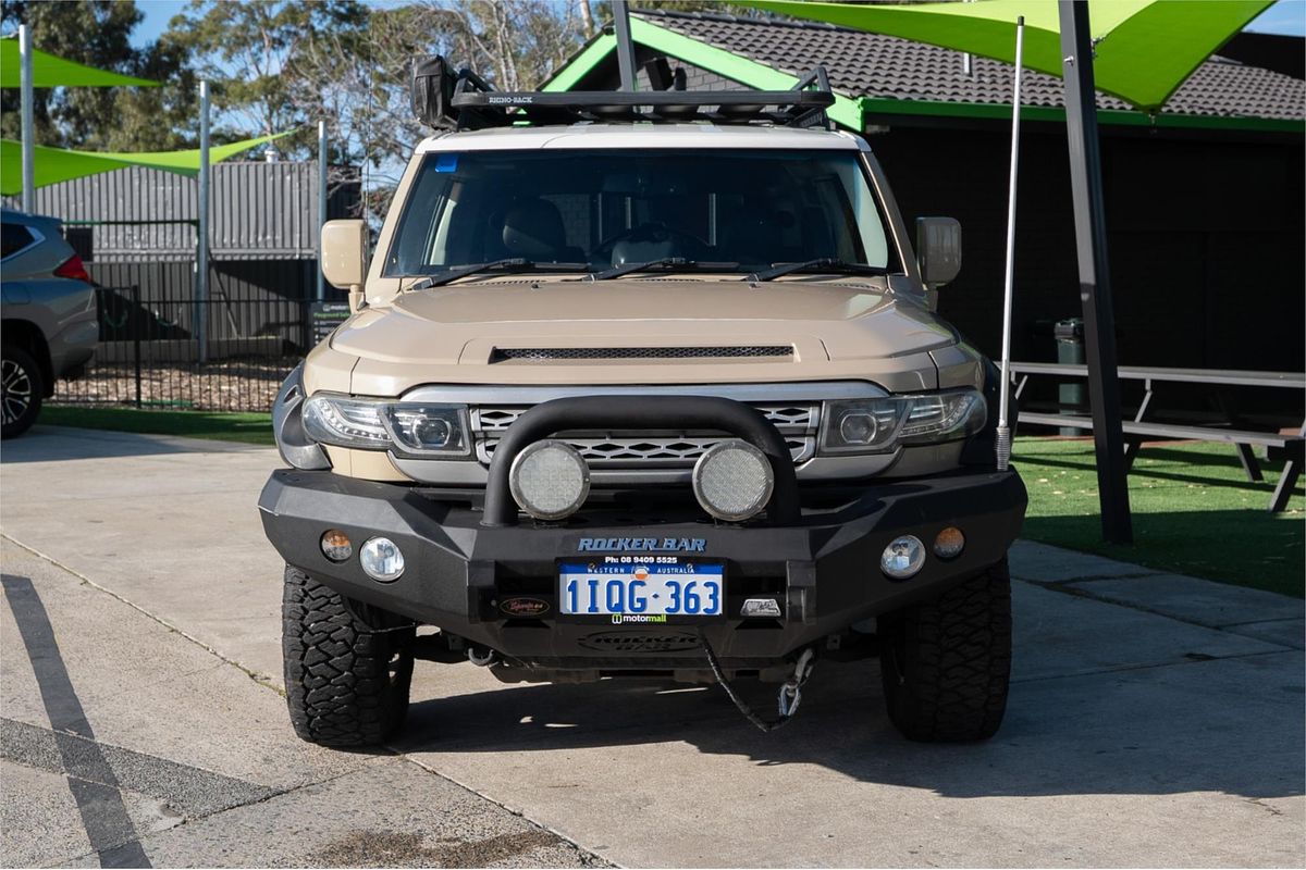 2013 Toyota FJ Cruiser GSJ15R