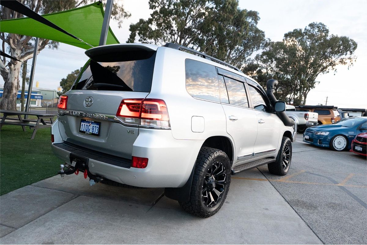 2018 Toyota Landcruiser Sahara VDJ200R
