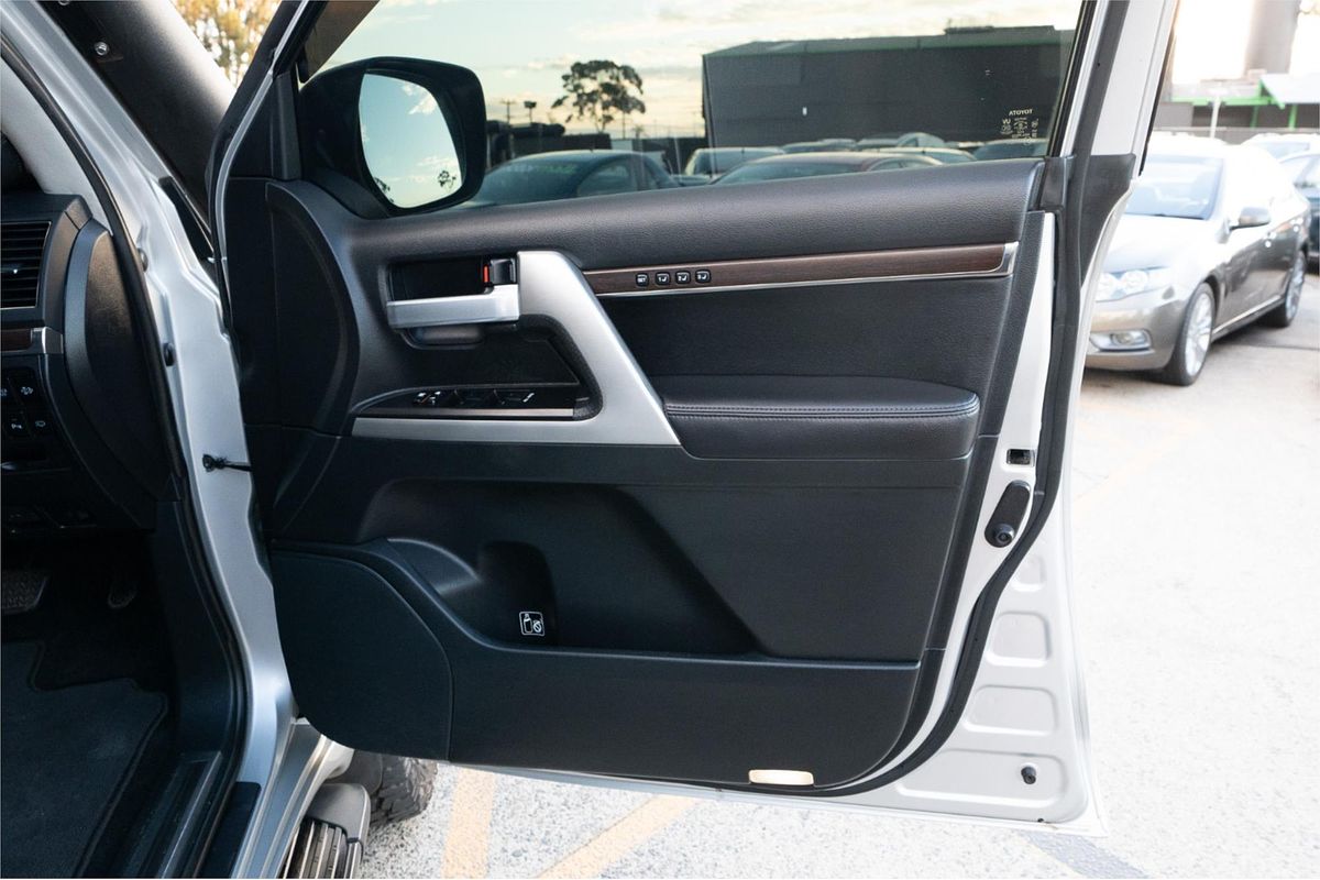 2018 Toyota Landcruiser Sahara VDJ200R