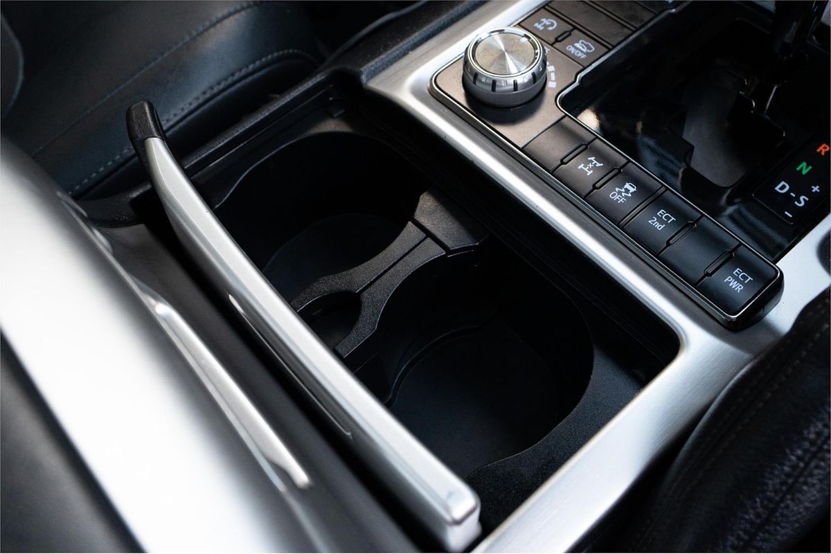 2018 Toyota Landcruiser Sahara VDJ200R