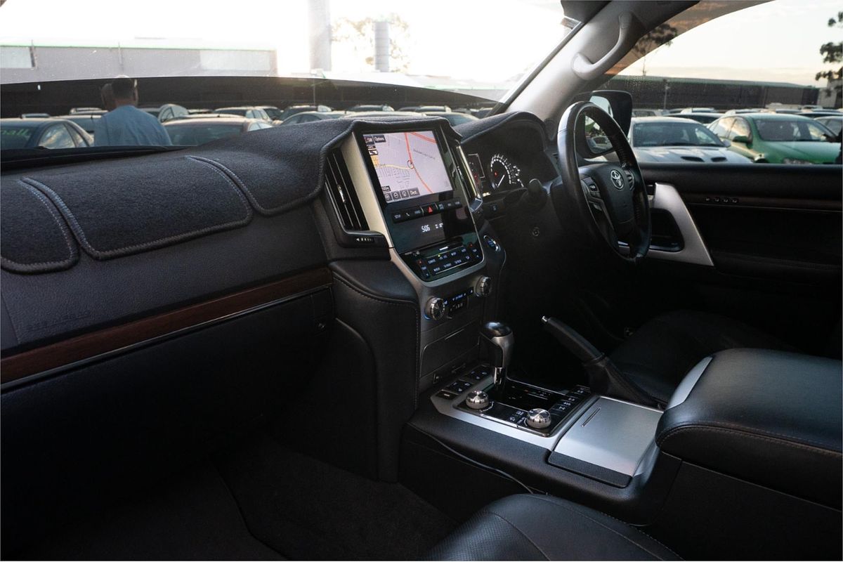 2018 Toyota Landcruiser Sahara VDJ200R