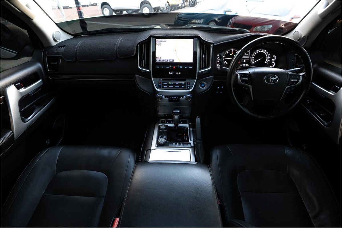 2018 Toyota Landcruiser Sahara VDJ200R