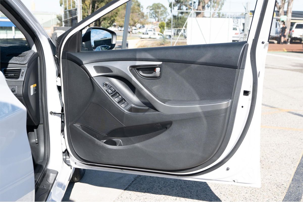 2013 Hyundai ELANTRA Active MD2