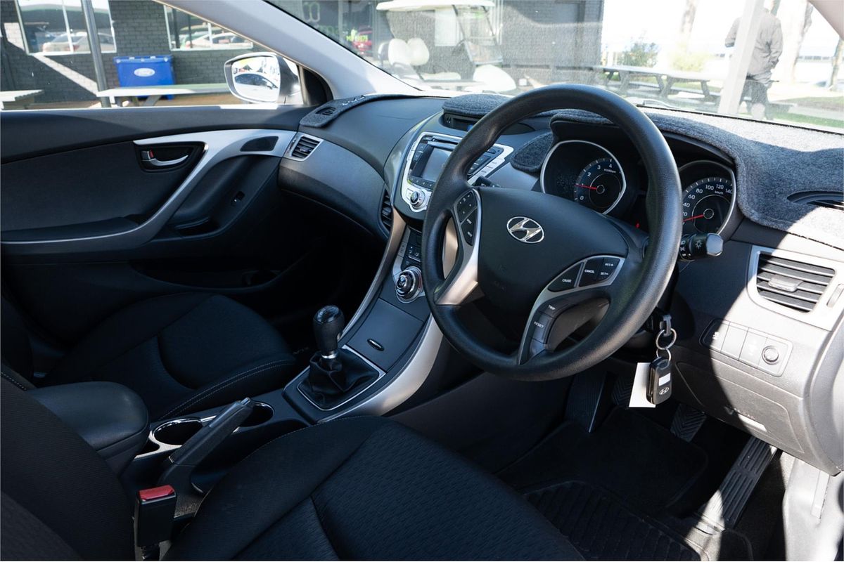 2013 Hyundai ELANTRA Active MD2