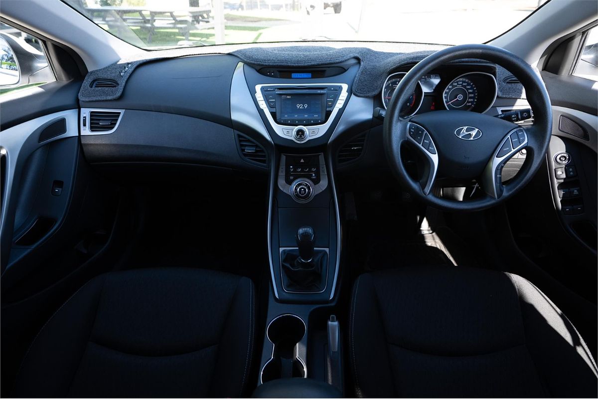 2013 Hyundai ELANTRA Active MD2