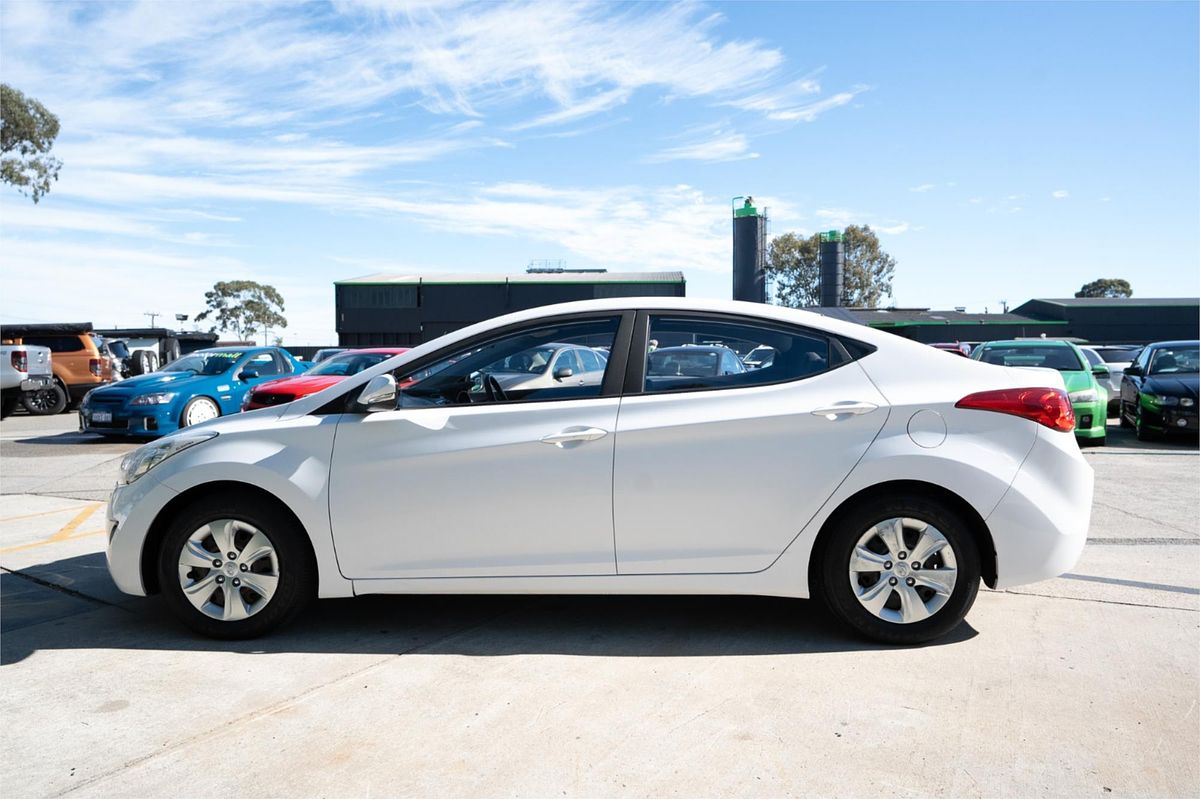 2013 Hyundai ELANTRA Active MD2