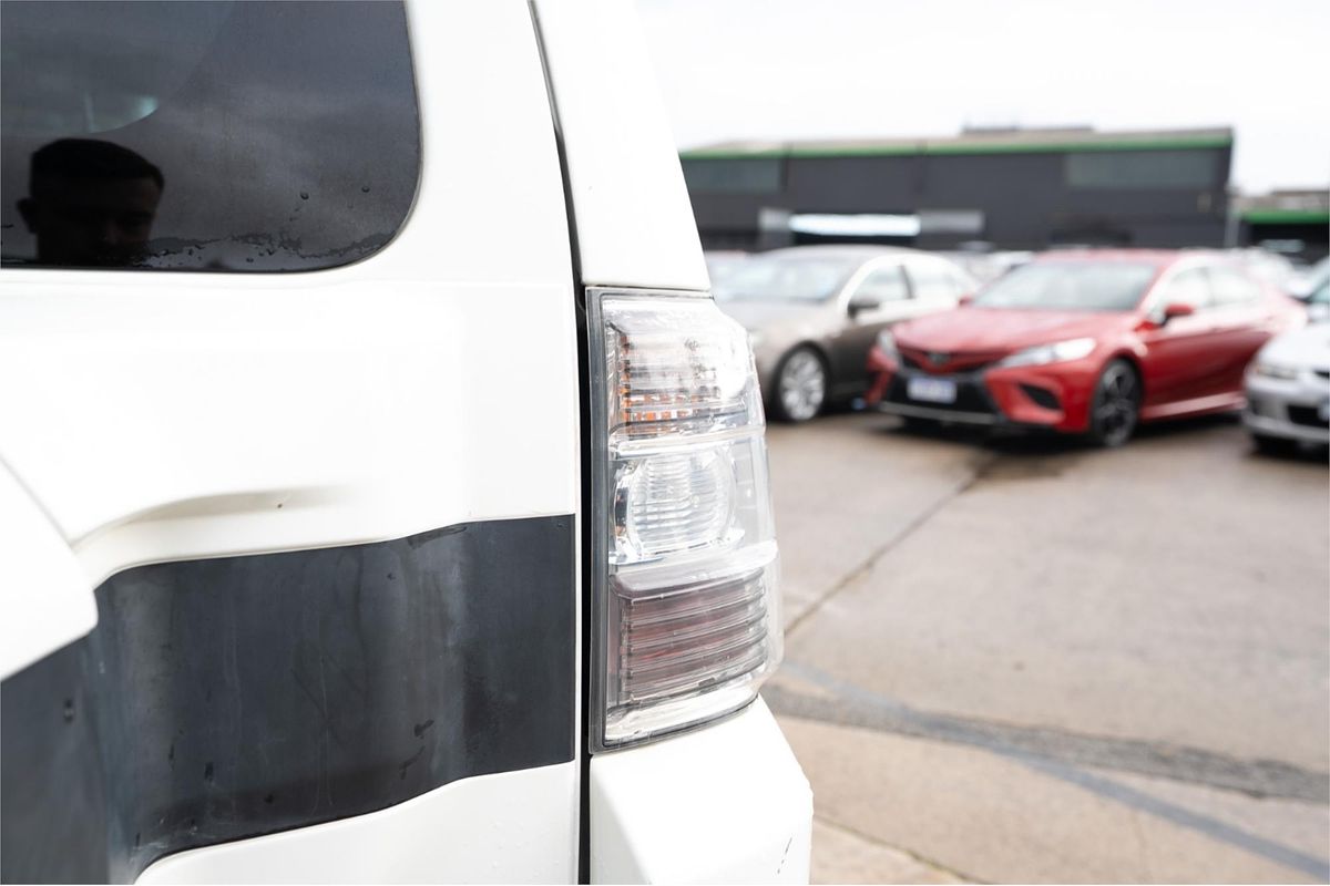 2015 Mitsubishi Pajero GLS NX