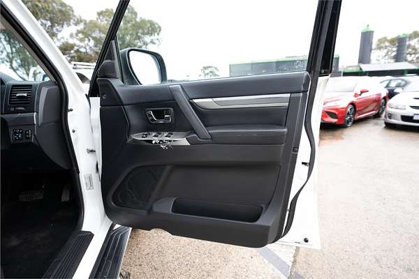 2015 Mitsubishi Pajero GLS NX