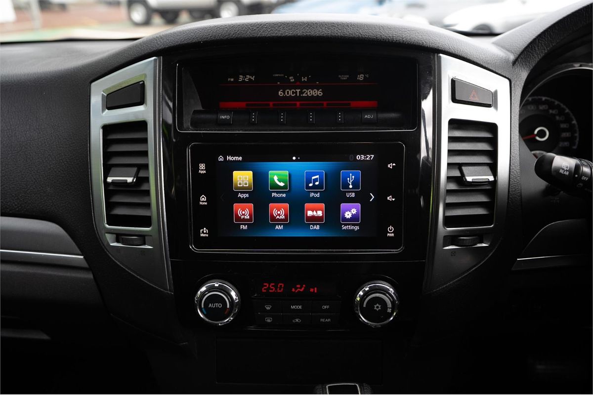 2015 Mitsubishi Pajero GLS NX